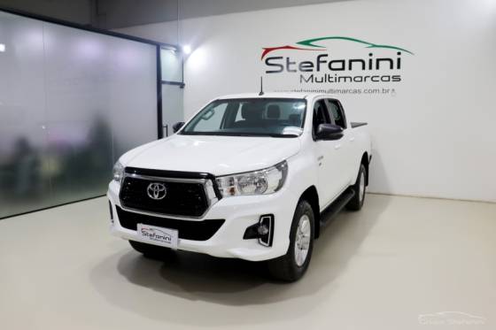 TOYOTA HILUX 2.7 SR 4X2 CD 16V FLEX 4P AUTOMÁTICO TOYOTA HILUX 2.7 SR 4X2 CD 16V FLEX 4P AUTOMÁTICO